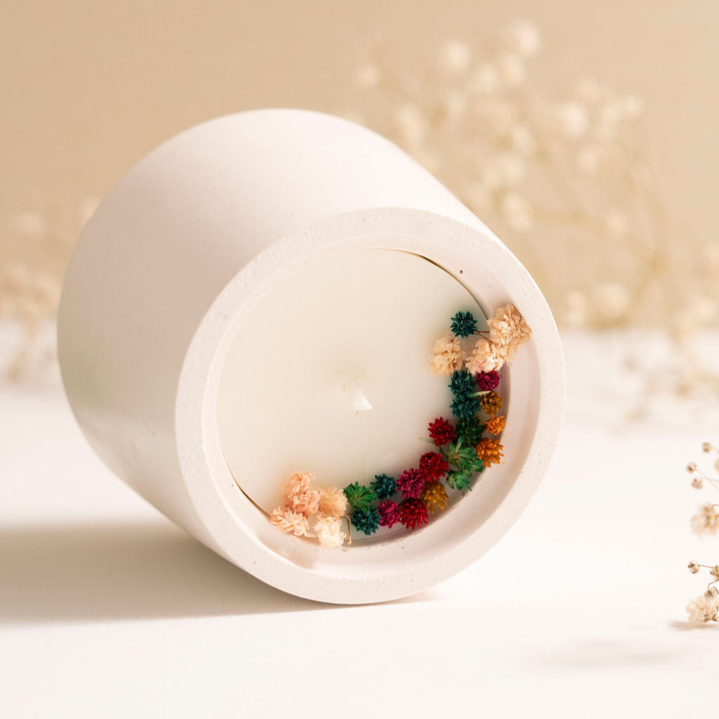 Dried flower candle